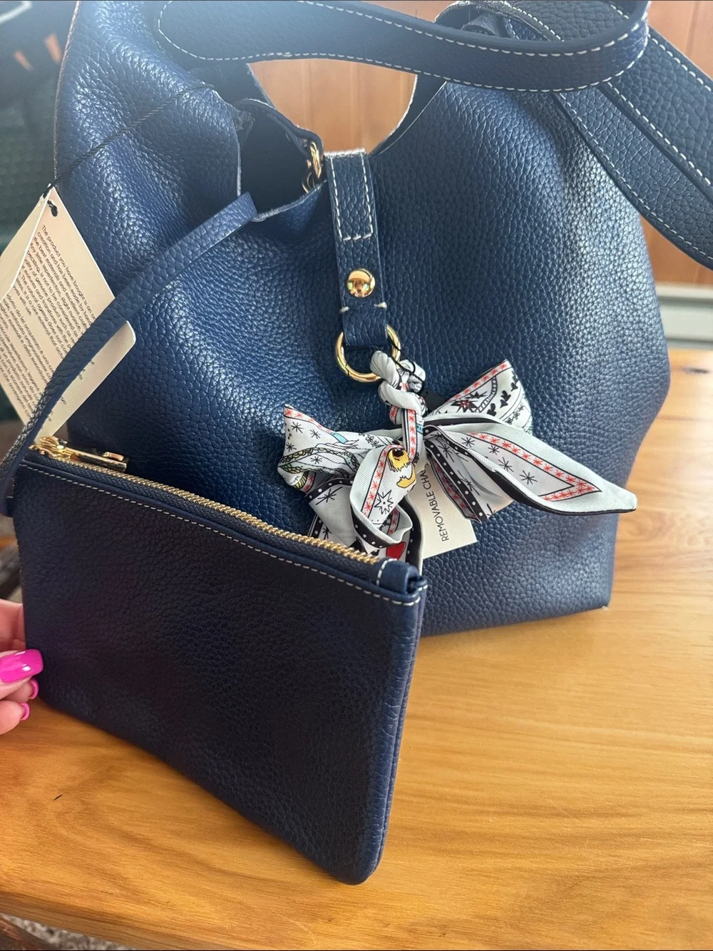 Women’s Pebbled Leather Hobo Bag in Navy with Scarf Accent. Made in 🇮🇹 - Picture 5 of 5